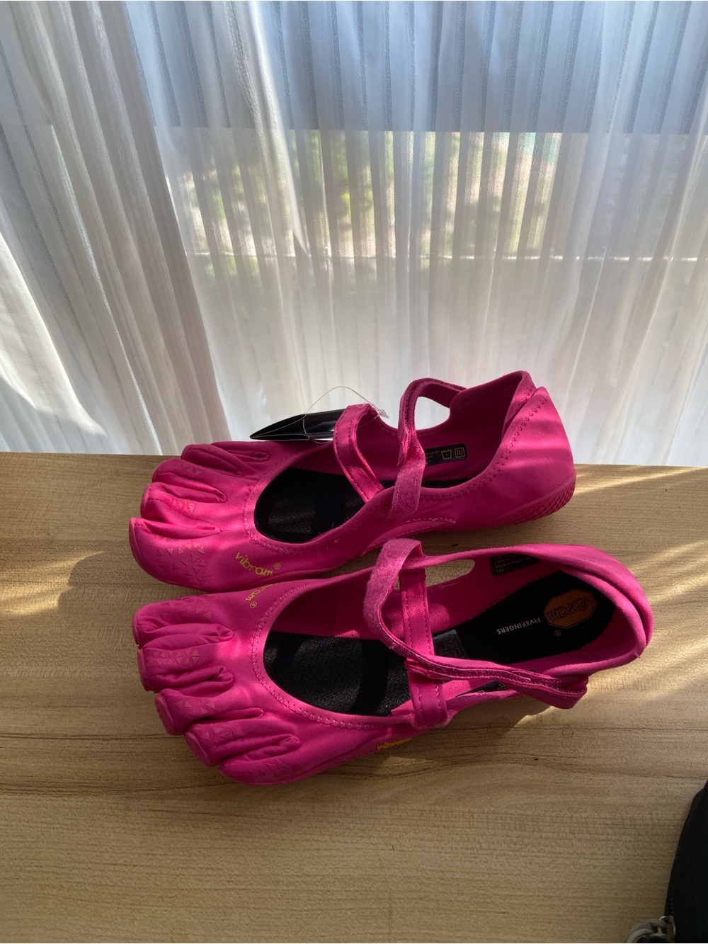 Vibram Kids Pink Five-Toe Water Shoes with Strap